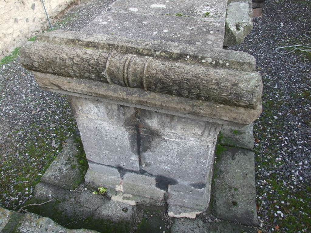 VIII.7.25 Pompeii. December 2006.  West side of altar.