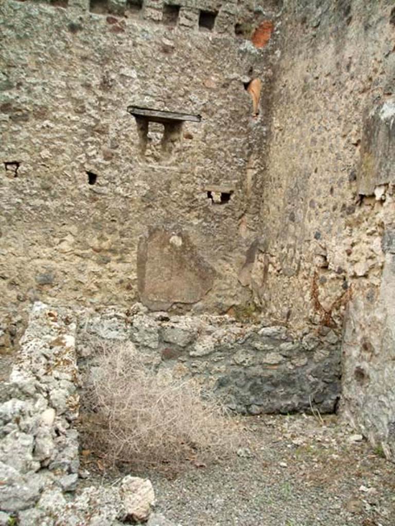 IX.2.21 Pompeii. May 2005. Room near kitchen.