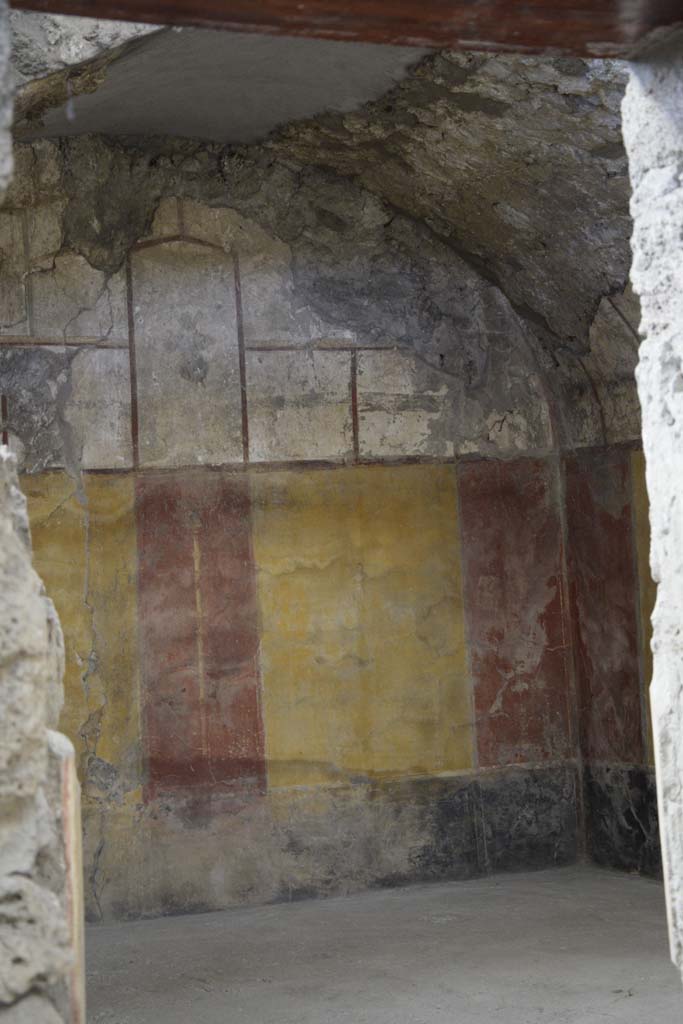 IX.12.6 Pompeii. February 2017. 
Room “i”, looking towards west wall. Photo courtesy of Johannes Eber.

