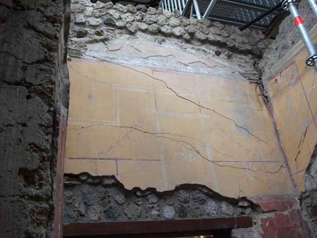 IX.12.9 Pompeii. May 2010. Room 11, upper west wall.