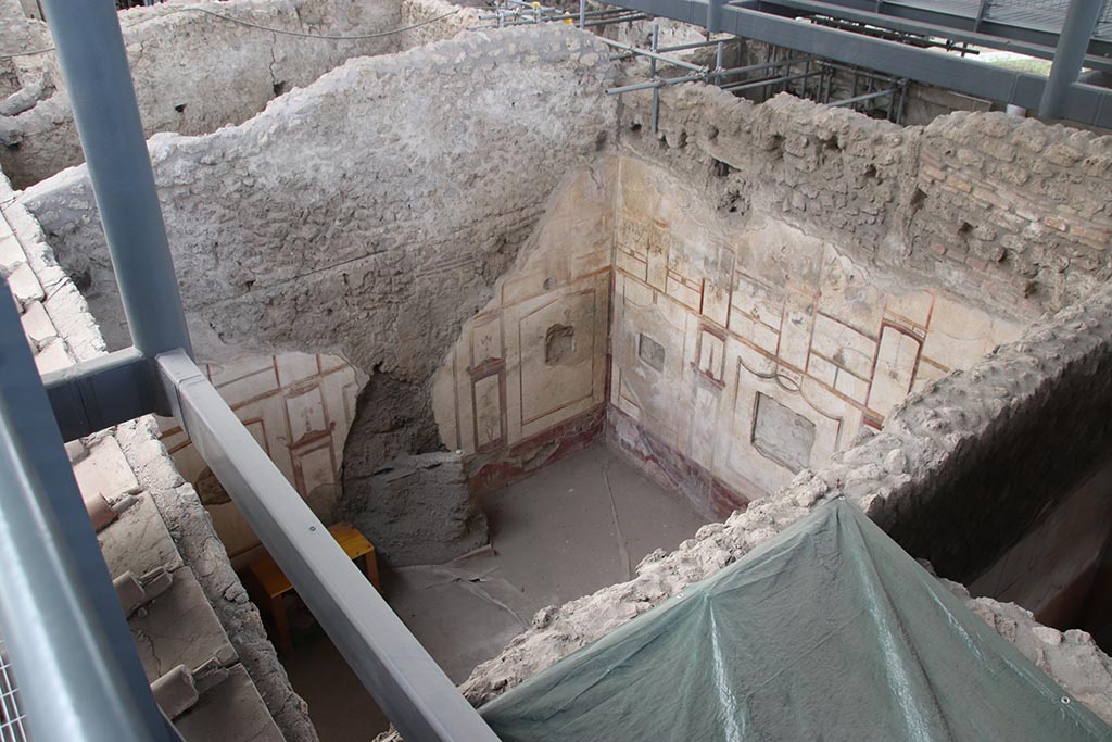 IX.12.9 Pompeii. October 2024. Room 13, looking towards north-west corner. Photo courtesy of Klaus Heese.