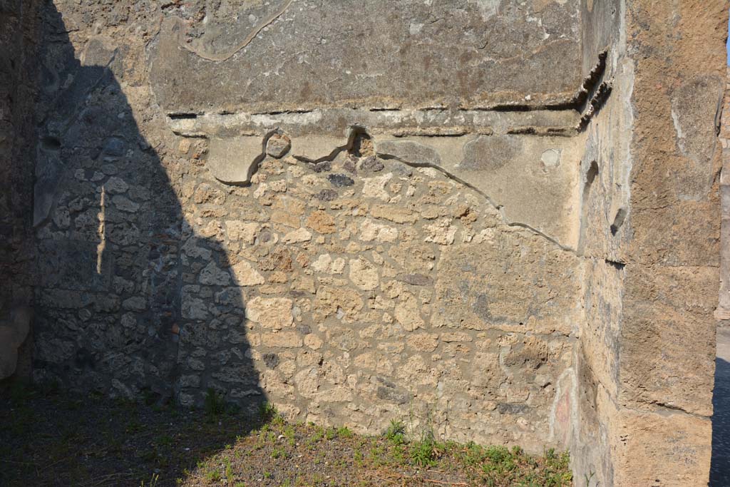 IX.14.4 Pompeii. July 2017. Triclinium 33, detail from east wall.
Foto Annette Haug, ERC Grant 681269 DÉCOR.
