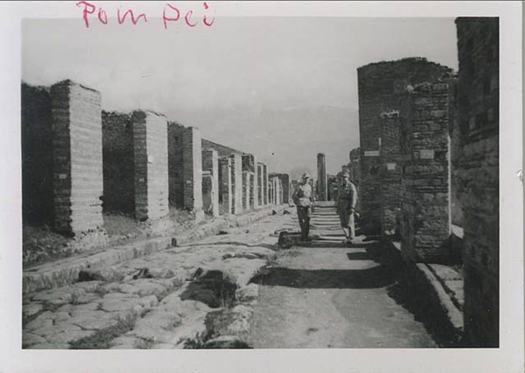 Via Stabiana, 1943. Looking south between IX.4.6, on left, and from near VII.3.22, on the right. Photo courtesy of Rick Bauer.


