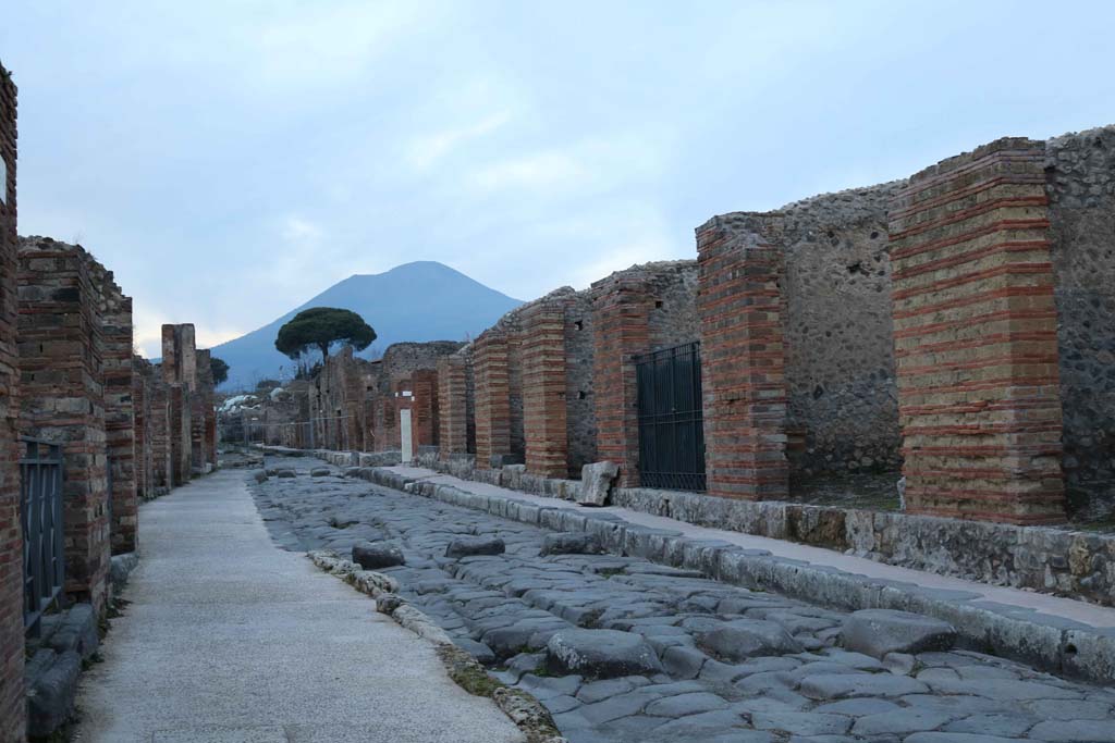 Via Stabiana, Pompeii. December 2018. Looking north between VII.3, on left, and IX.4, on right. Photo courtesy of Aude Durand.