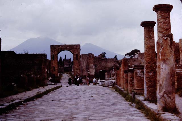 Via del Foro, Pompeii. 1964. Looking north. Photo by Stanley A. Jashemski.
Source: The Wilhelmina and Stanley A. Jashemski archive in the University of Maryland Library, Special Collections (See collection page) and made available under the Creative Commons Attribution-Non Commercial License v.4. See Licence and use details.
J64f1380
