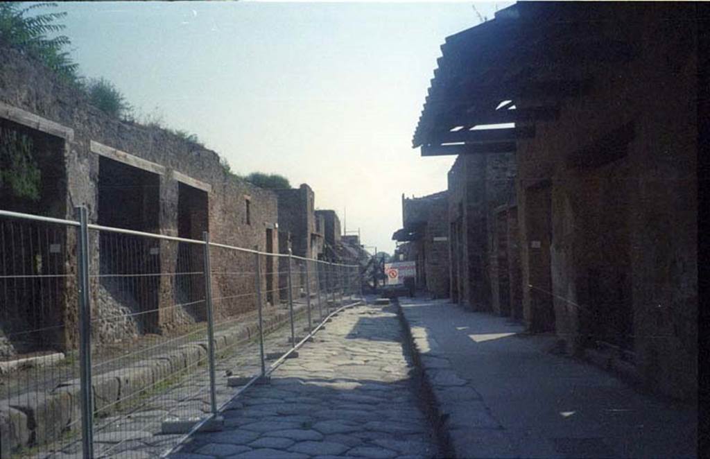 Via dell’Abbondanza, July 2011. Looking east from between III.1 and I.11. Photo courtesy of Rick Bauer.