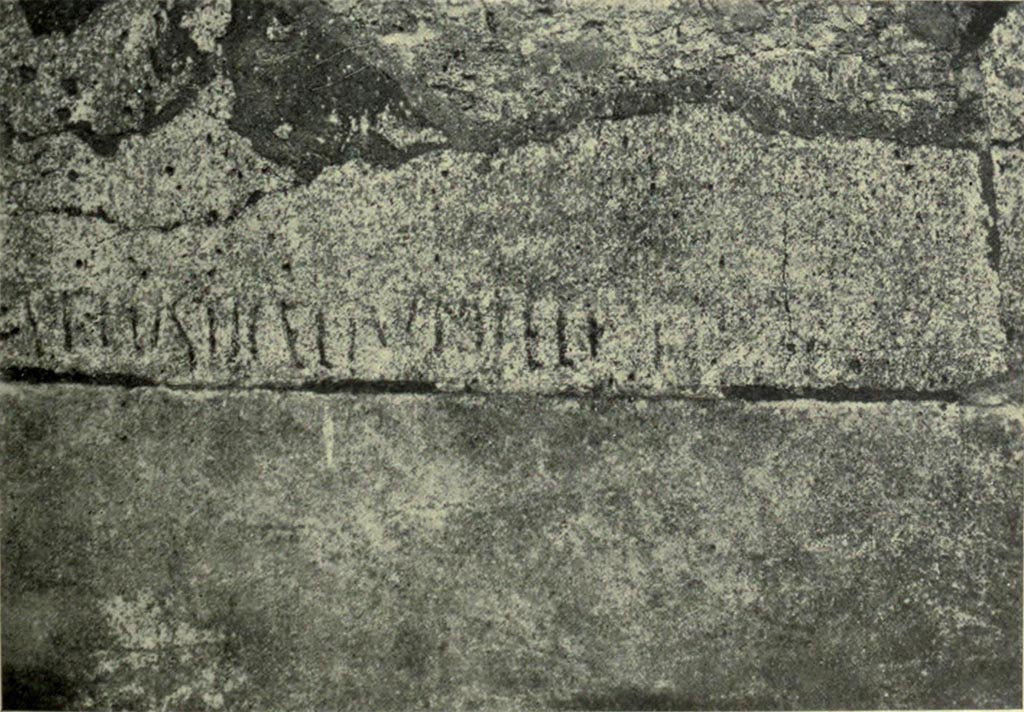 Vicolo del Labirinto. 1930. West wall of VI.15.1 with an election notice, above a join in the plaster.
According to Van Buren, most of this inscription is a replica of CIL IV 3572, advocating the candidacy of L. Rusticelius Celer, which was read at a point considerably further to the south on the same wall.
See Van Buren, A. W. 1932, Memoirs of American Academy in Rome: Vol. 10, p. 27, pl 5,2.
