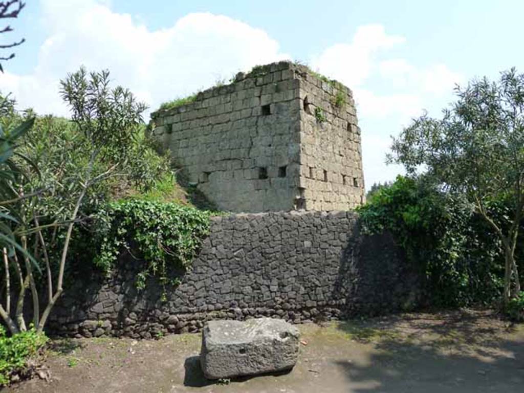 Vicolo del Anfiteatro, east side, May 2010. West wall of I.5.1.