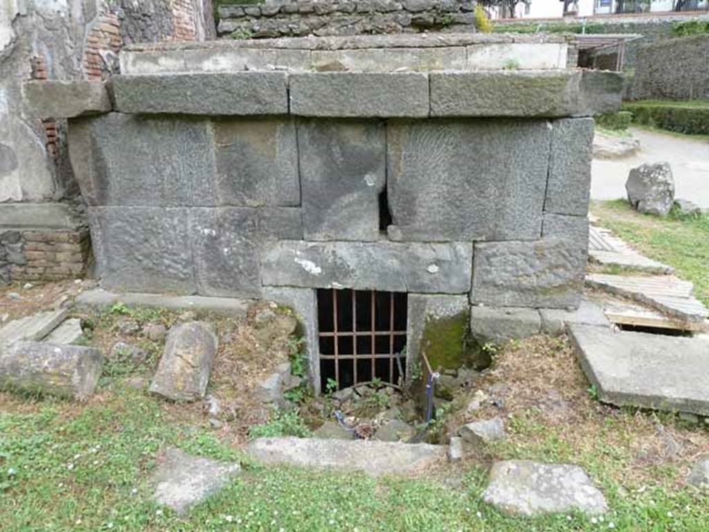 Pompeii Porta Nocera. Tomb 2EN, north rear side, with steps to doorway. May 2010.