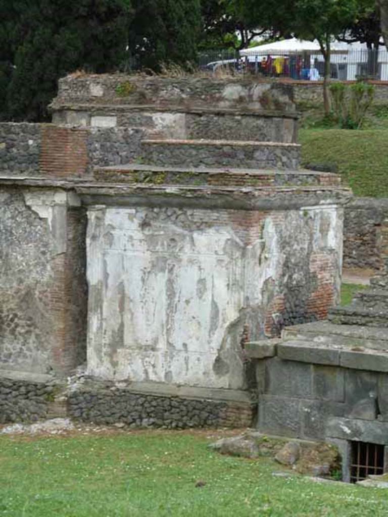 Pompeii Porta Nocera. May 2010. Tombs 6EN, 4EN and 2EN, north rear side.

