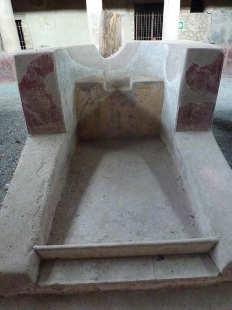 Oplontis, September 2011. Room 32, looking east across the fountain. Photo courtesy of Michael Binns